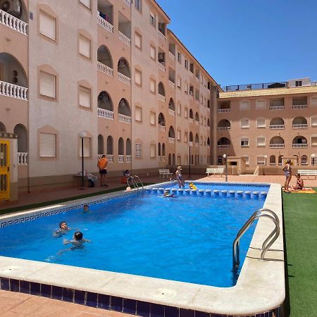 Amazing 2-Bedrooms Apartment With Pool Torrevieja Center Dış mekan fotoğraf